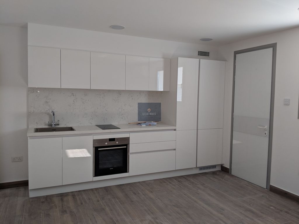 Property photo 3 of 40