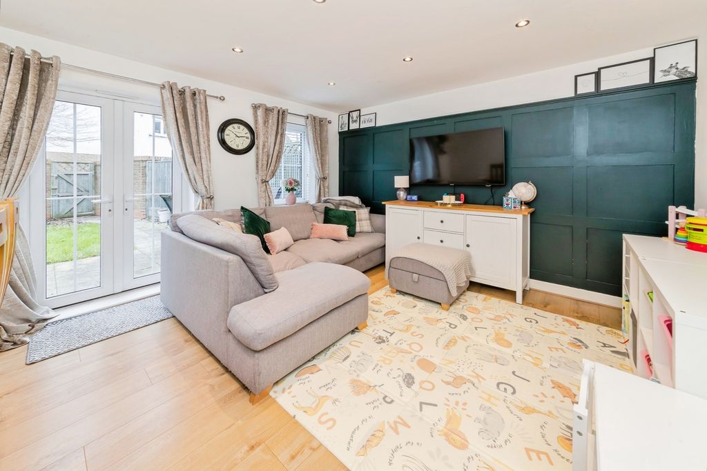 Property photo 2 of 15 Pbox-Img.Jpg