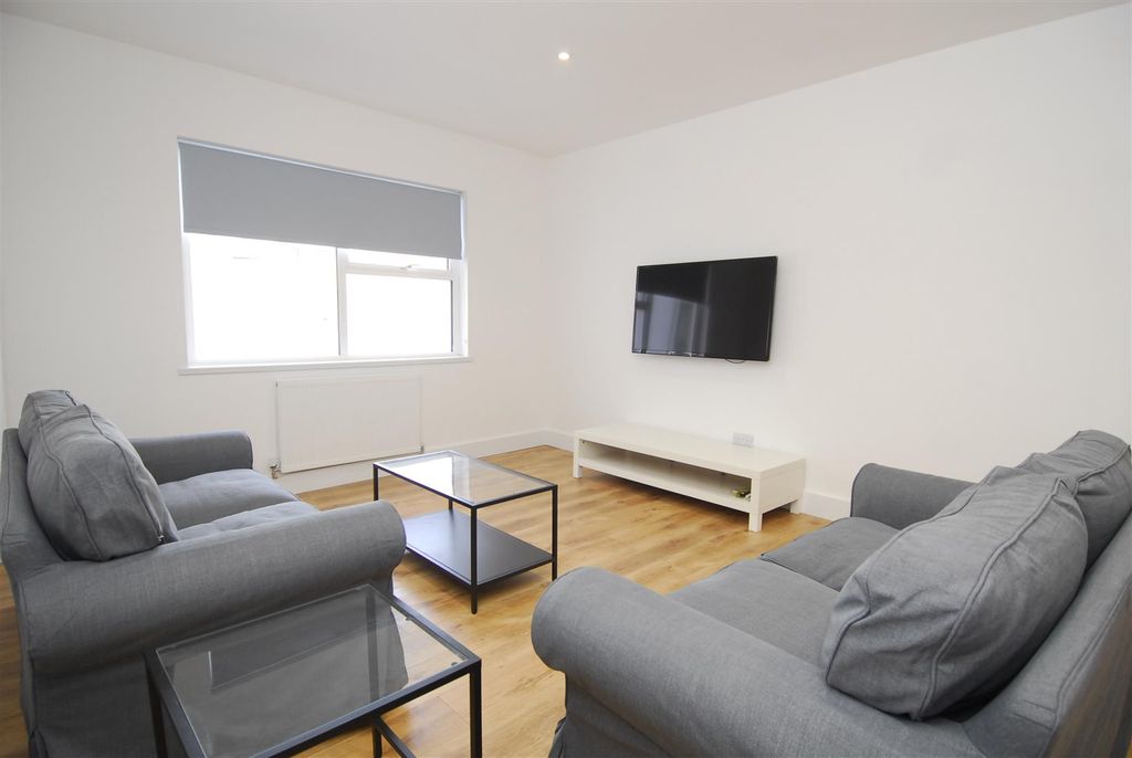 Property photo 2 of 4 Tamarhouse222001.Jpg