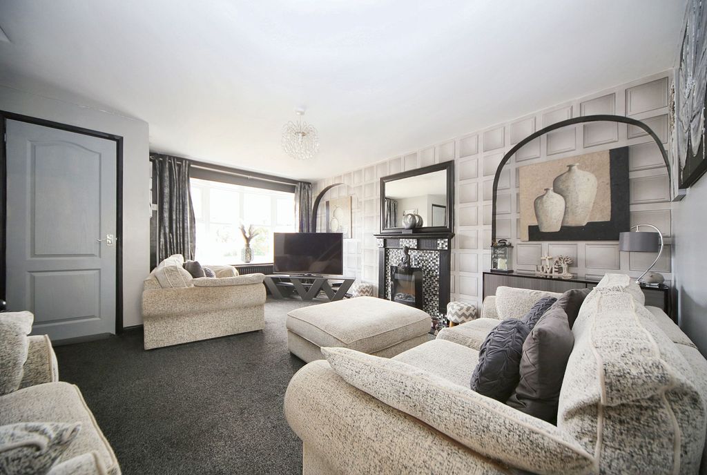 Property photo 2 of 22