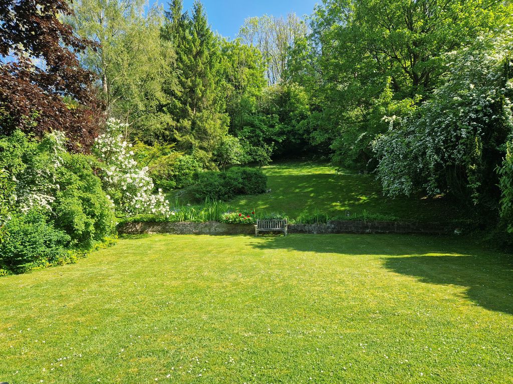 Property photo 2 of 27