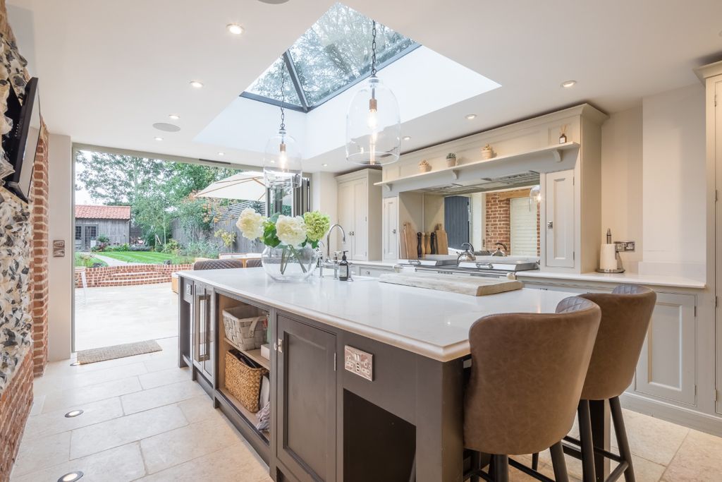 Property photo 3 of 30 4582262