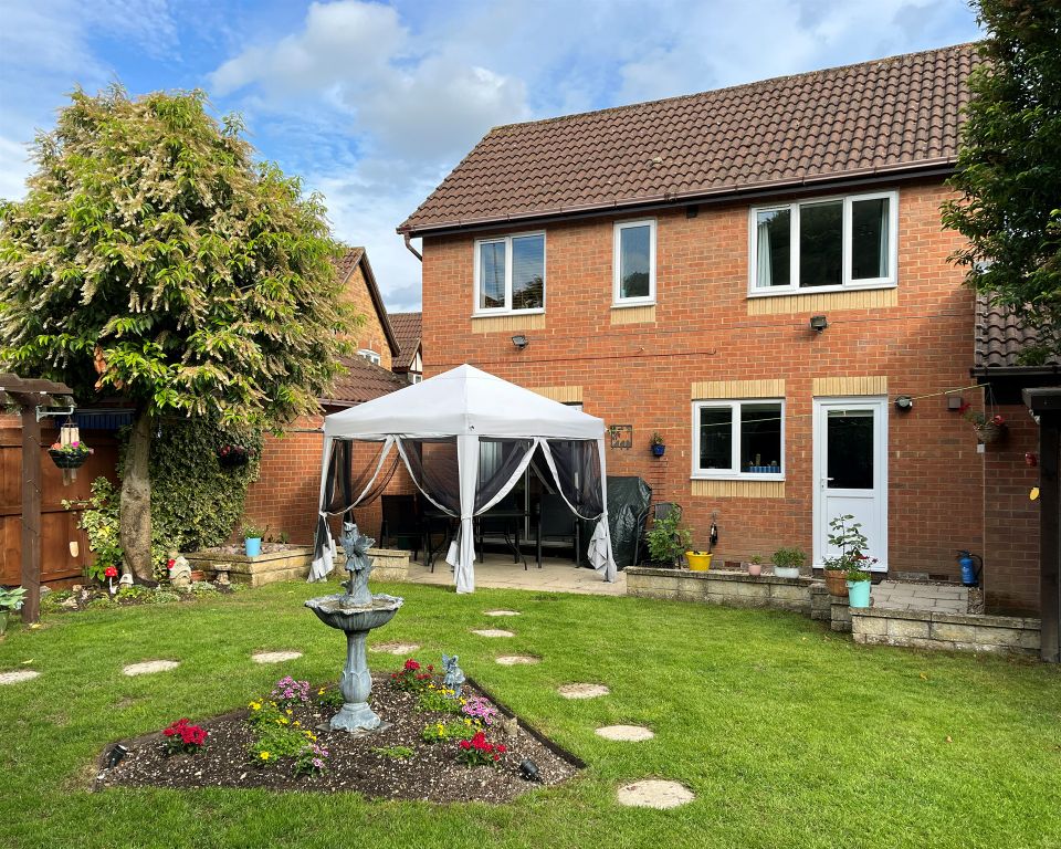 Property photo 2 of 27