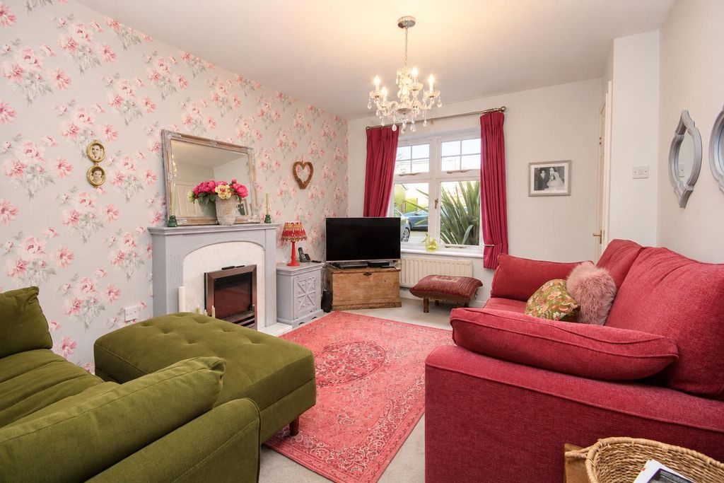 Property photo 3 of 17 1 (3).Png