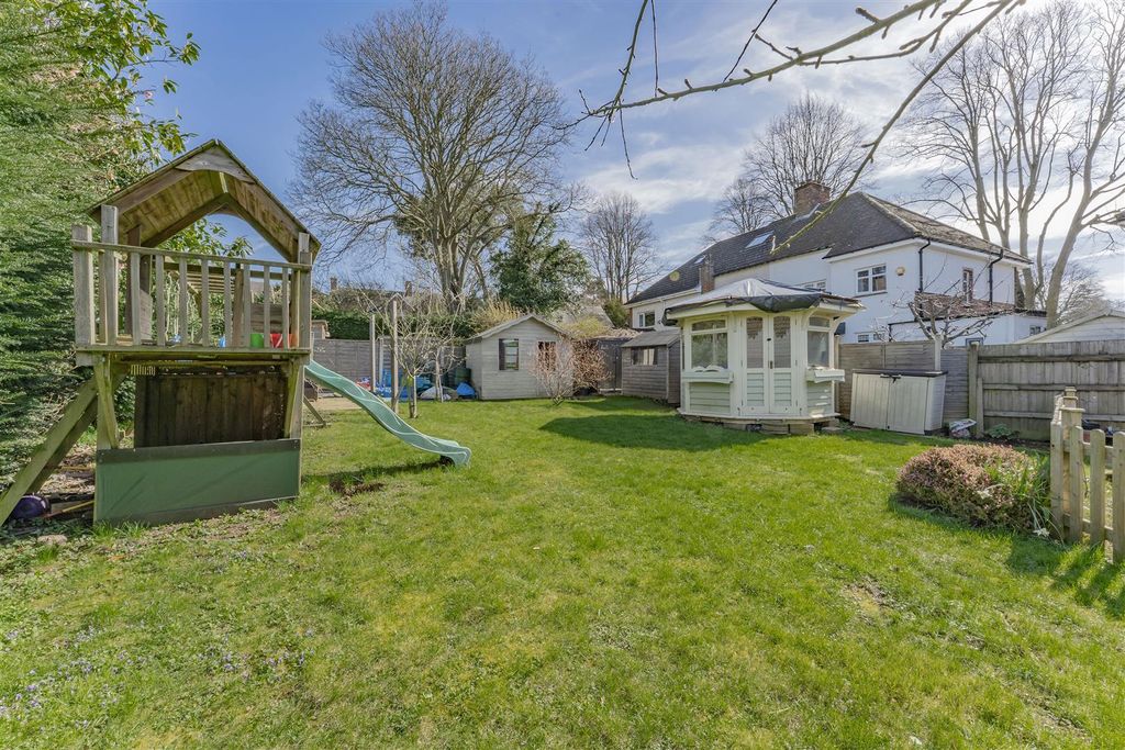 Property photo 2 of 17