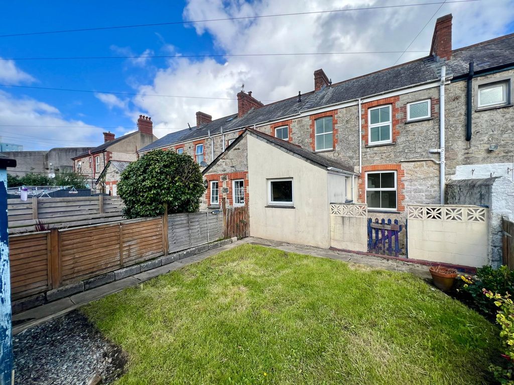 Property photo 2 of 12