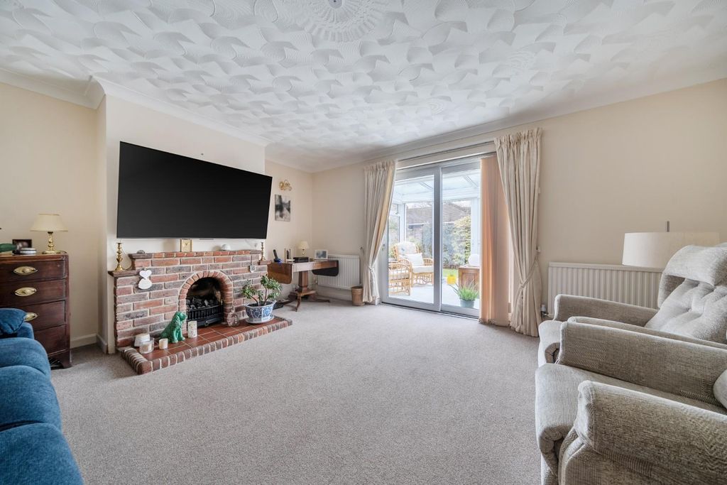 Property photo 3 of 18 1-6965355F61147-1393613-12-6964E2B8B1088-1.Jpg