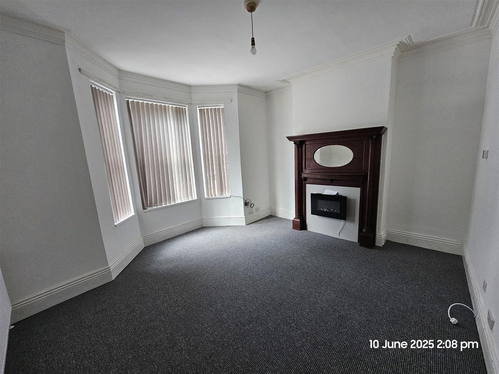 Property photo 3 of 3 Living Room