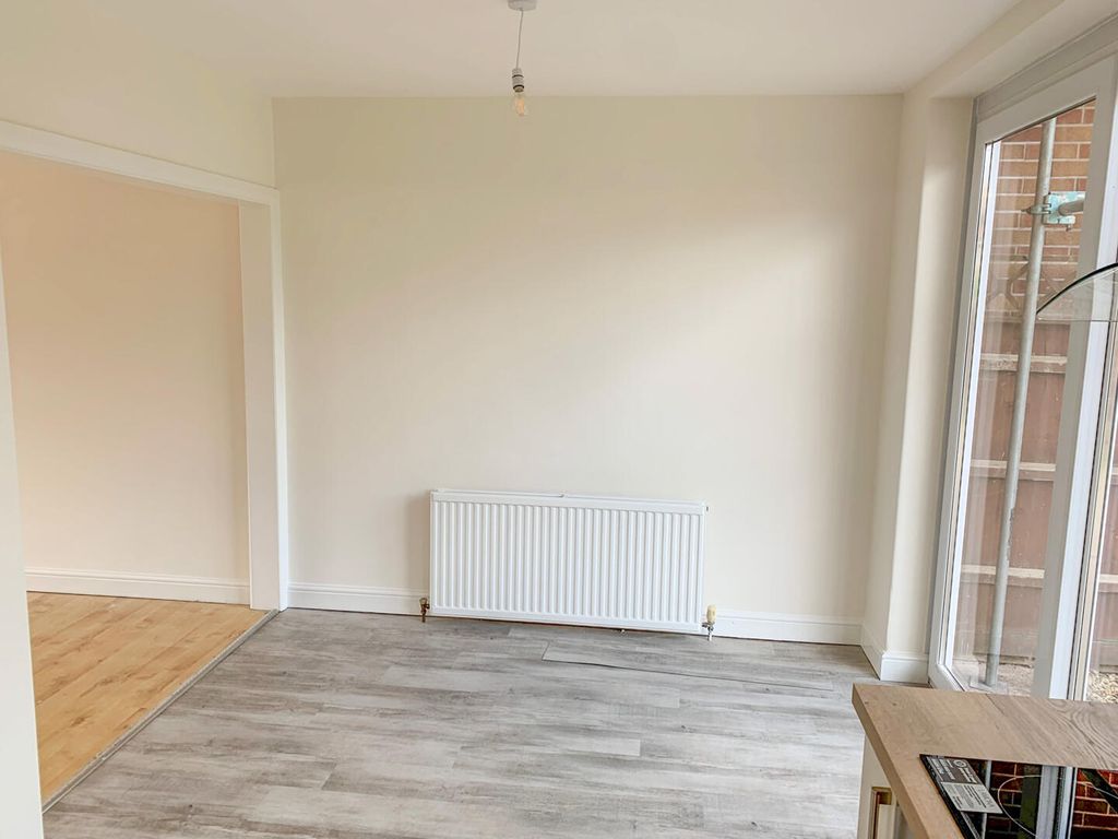 Property photo 2 of 5 Dining Room