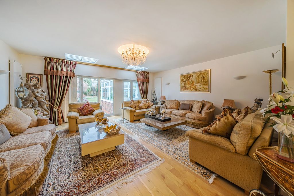 Property photo 2 of 31 Reception