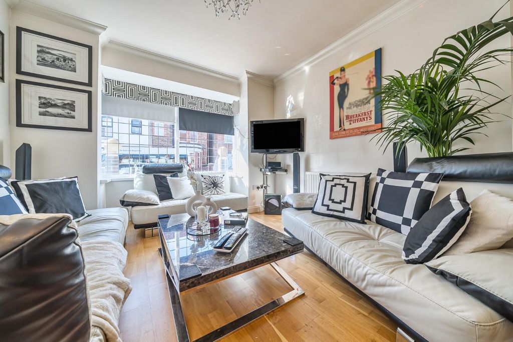 Property photo 3 of 20 1359595-1-6900F1A8E68F3.Jpg