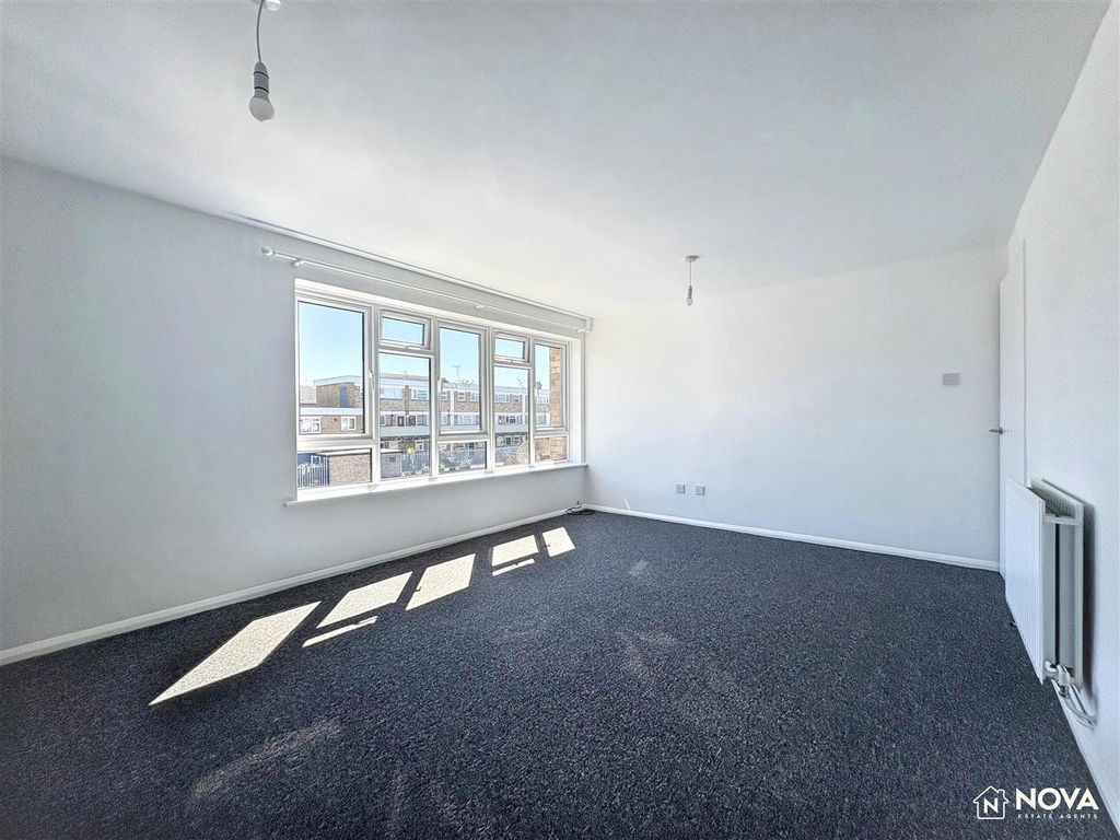 Property photo 3 of 12 Img_0108.Jpg