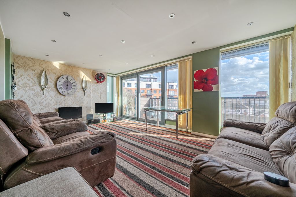 Property photo 1 of 8