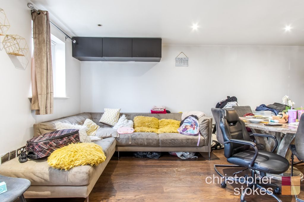 Property photo 2 of 14 4547704