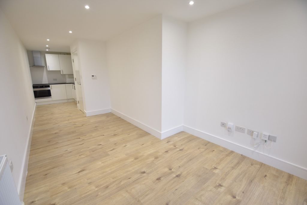 Property photo 2 of 8 3357722