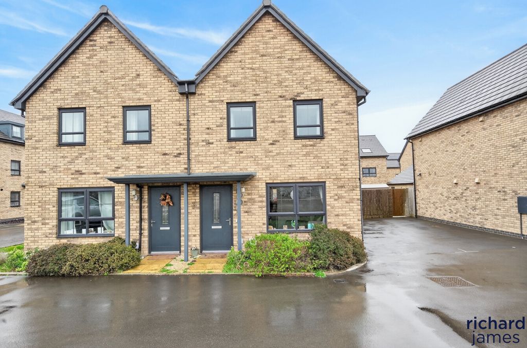 Property photo 1 of 12 Cec3c8c1727F4E56B3Ebc5Fb2Ad89B70