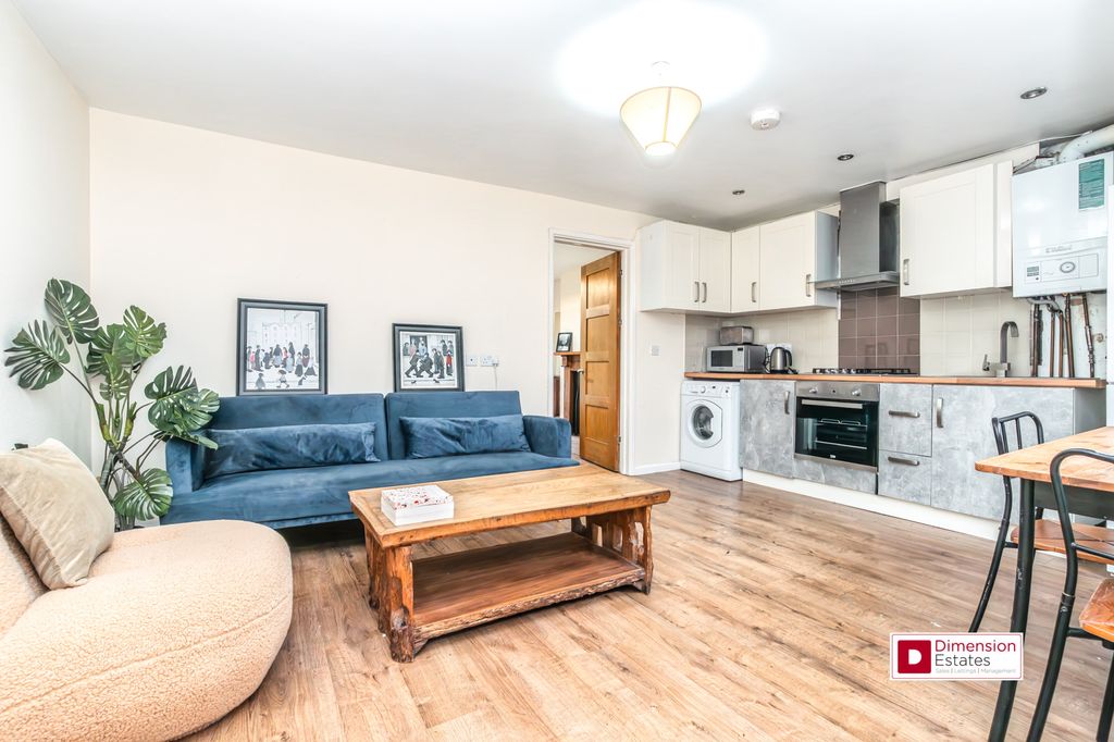 Property photo 2 of 9