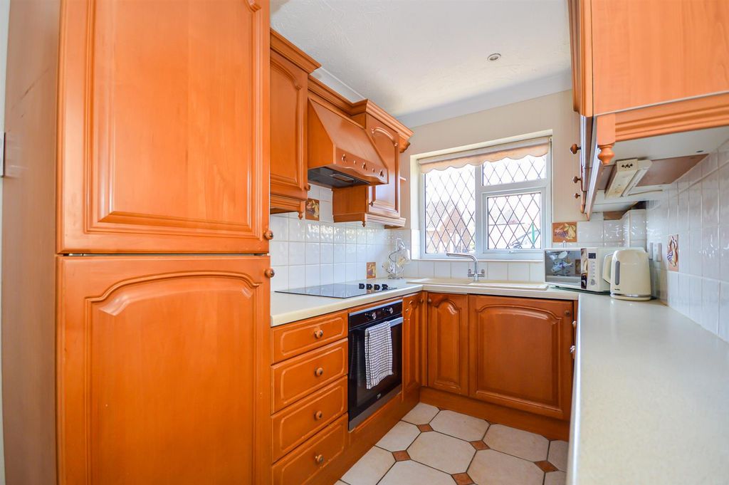 Property photo 2 of 9
