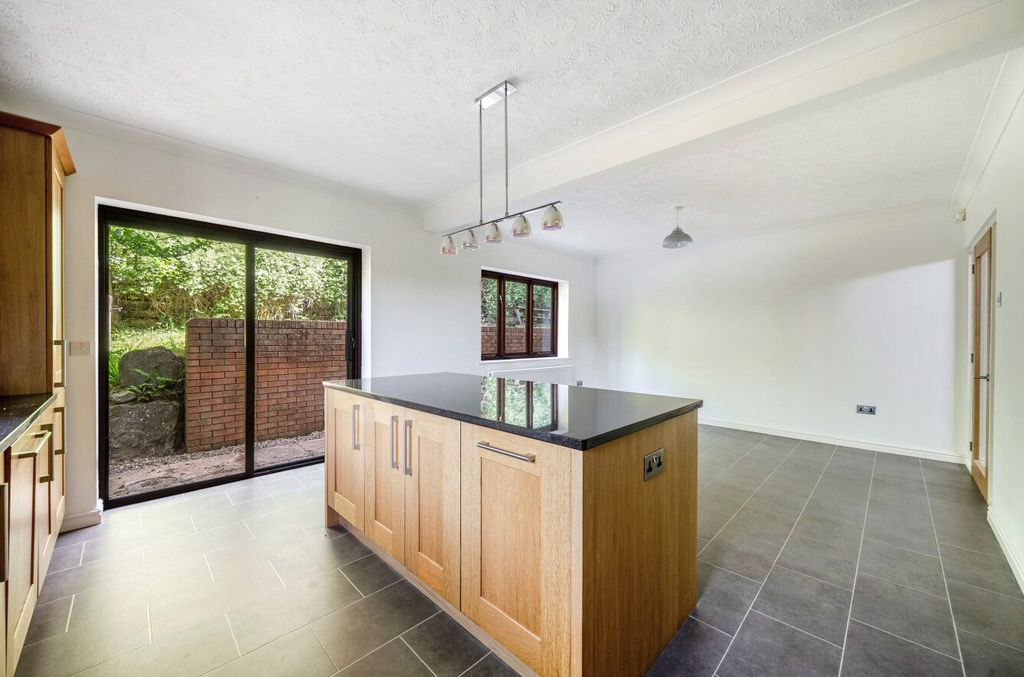 5 bed detached house for saleExeter, Devon EX4 photo 3