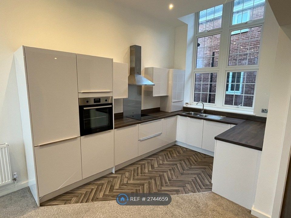 Property photo 1 of 11 Kitchen