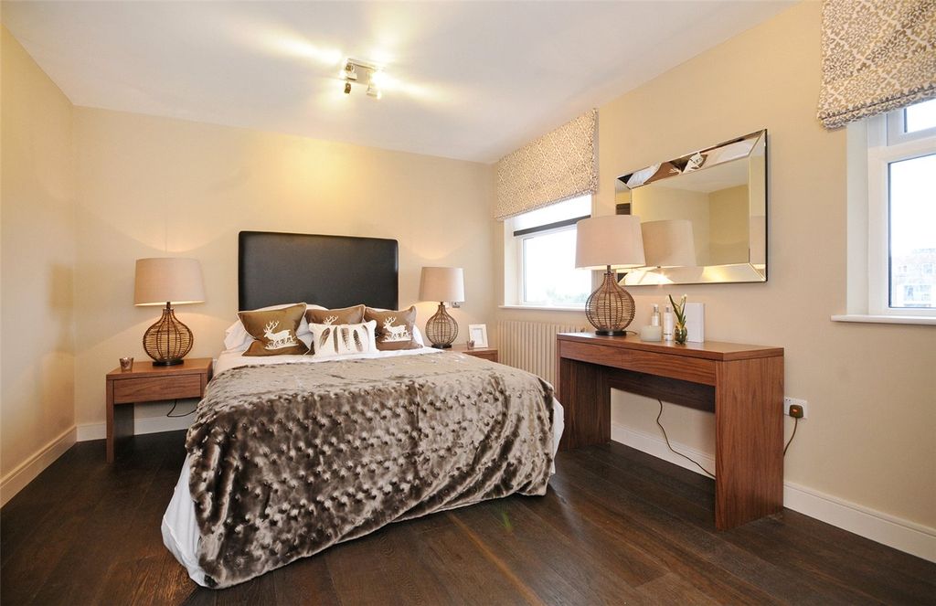 Property photo 3 of 7 Principal Bedroom