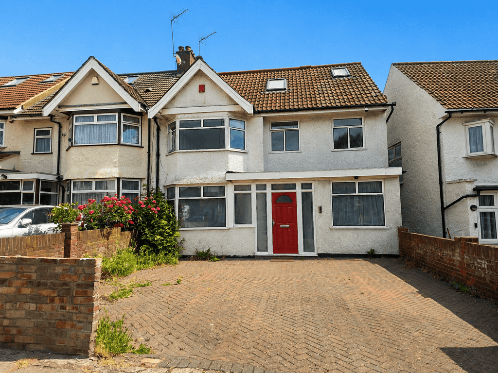Property photo 1 of 17 5 Bed Semi-Detached House For Sale Renters Avenue, London Nw4