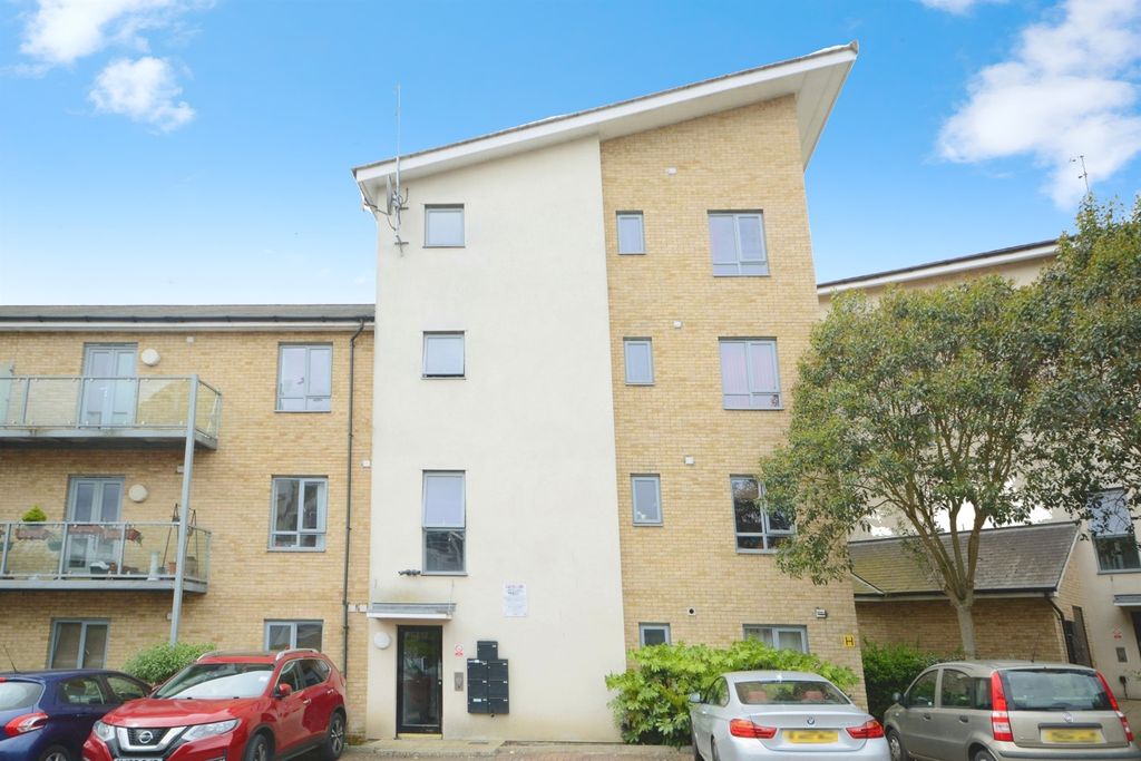 Property photo 1 of 15