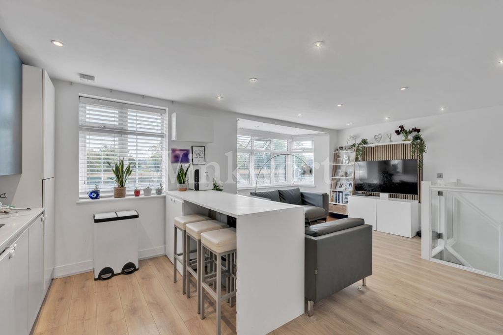 Property photo 1 of 16 Picture No. 08