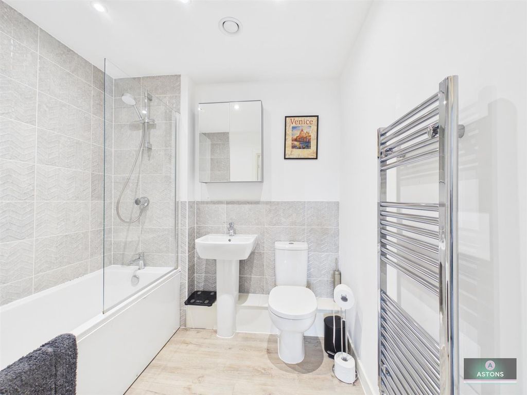 Property photo 3 of 15 Cam02067G0-Pr0387-Still005.Jpg