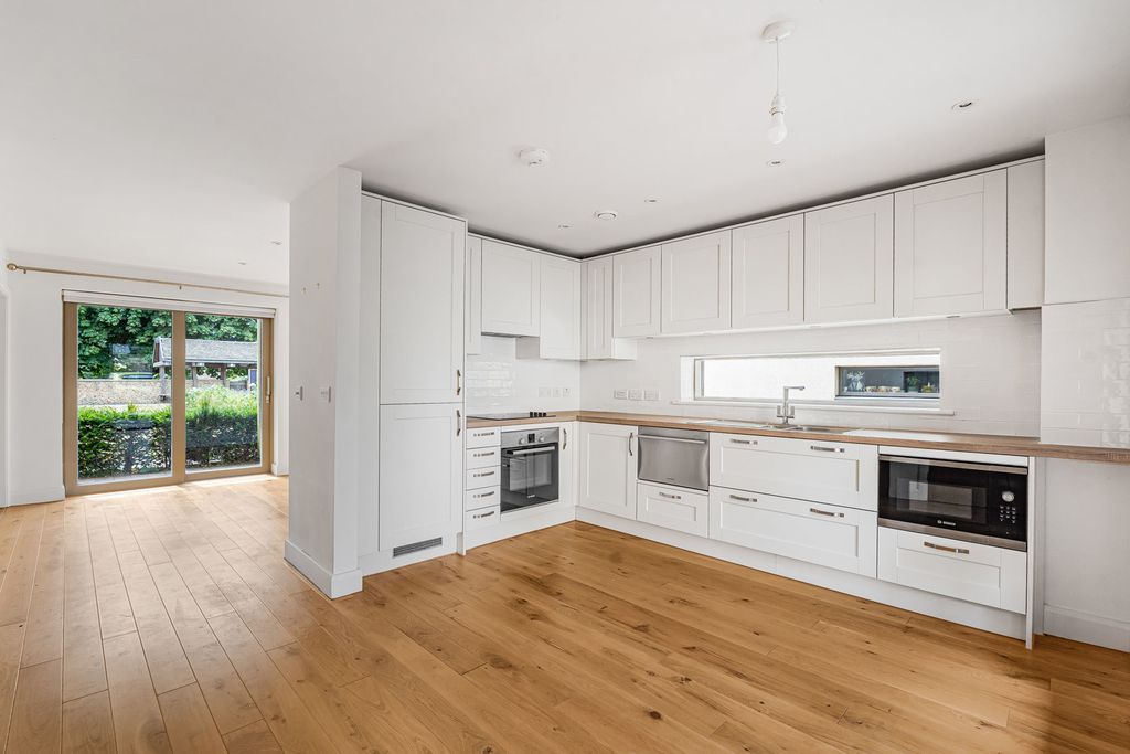 Property photo 3 of 16 Kitchen