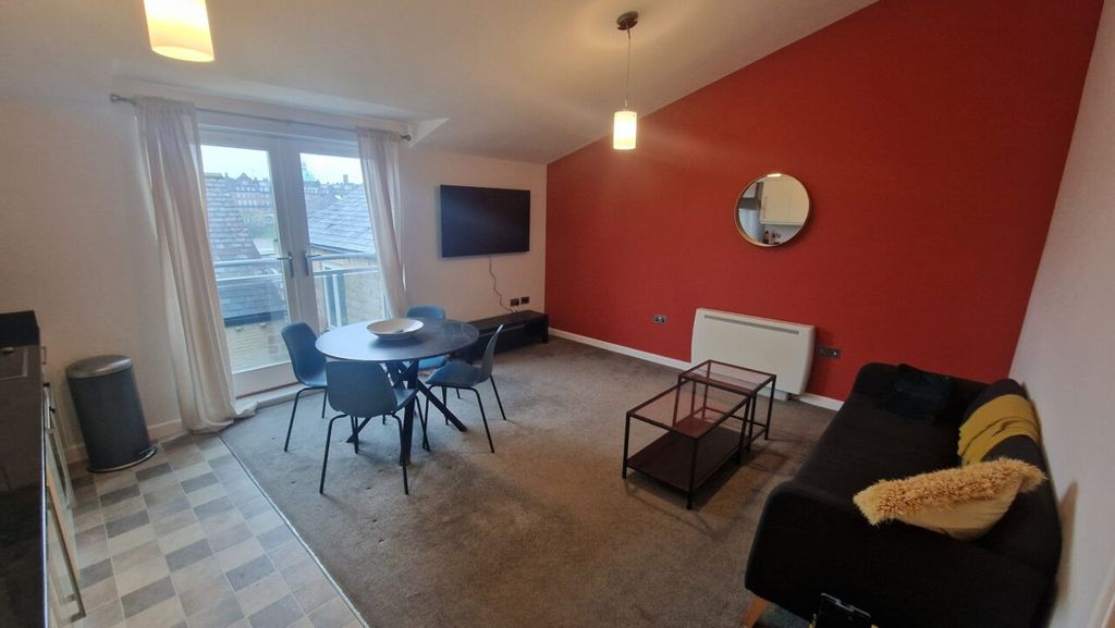 Property photo 2 of 8