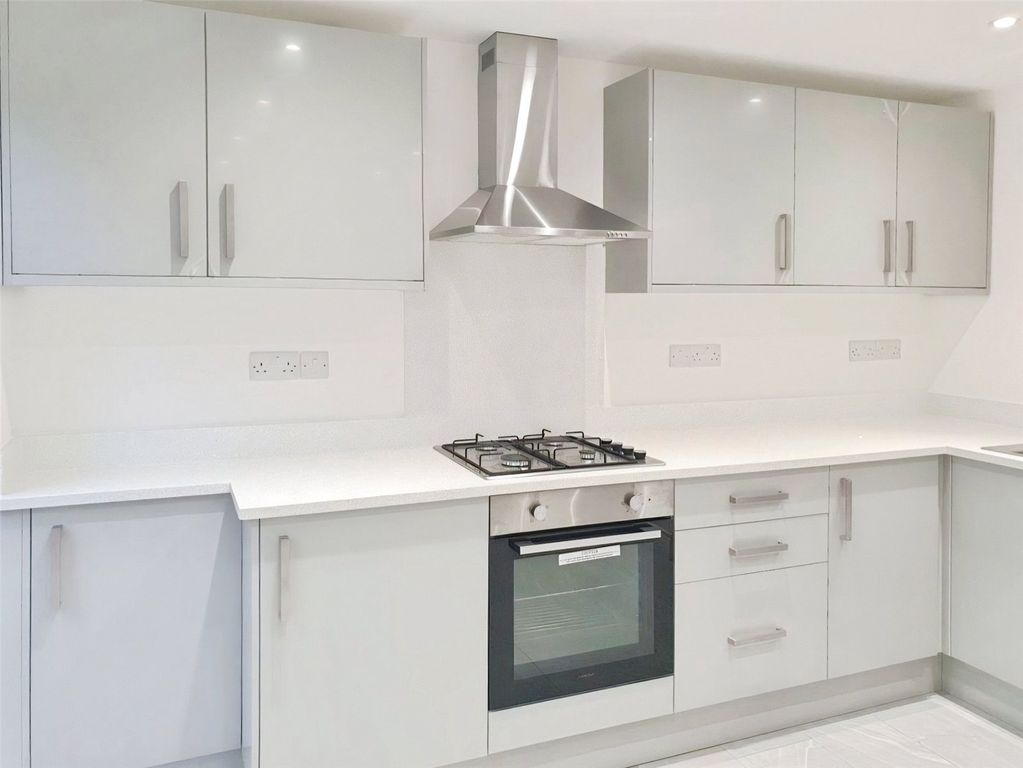 Property photo 2 of 7 Kitchen