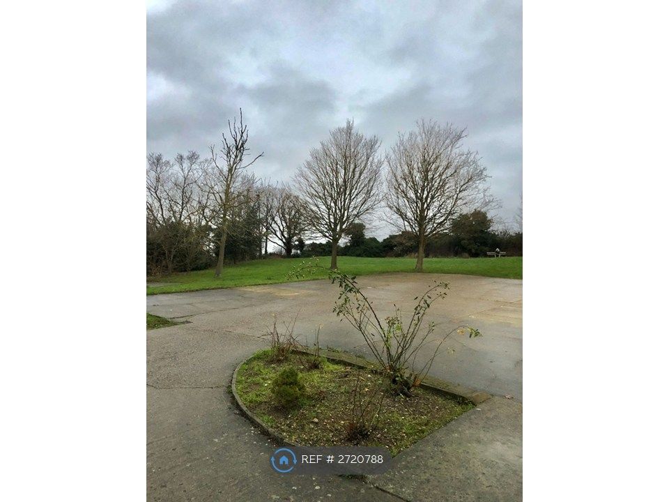 Property photo 3 of 12 Communal Gardens & Private Parking