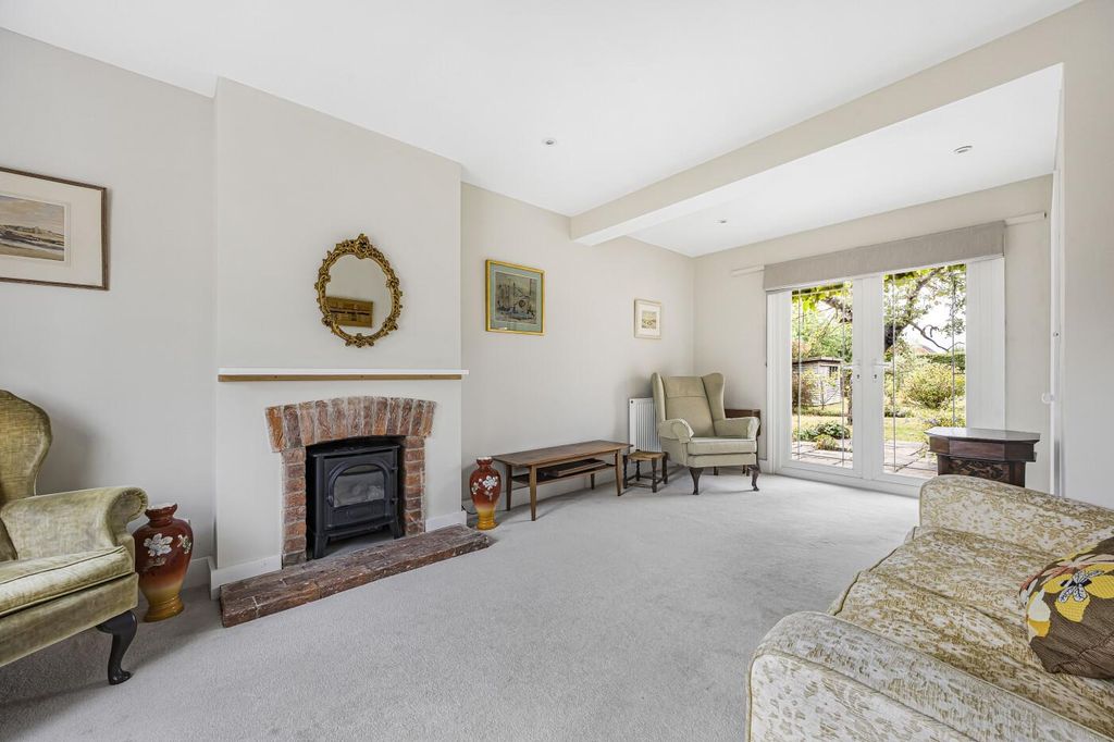 Property photo 3 of 16 8_61812.Jpg