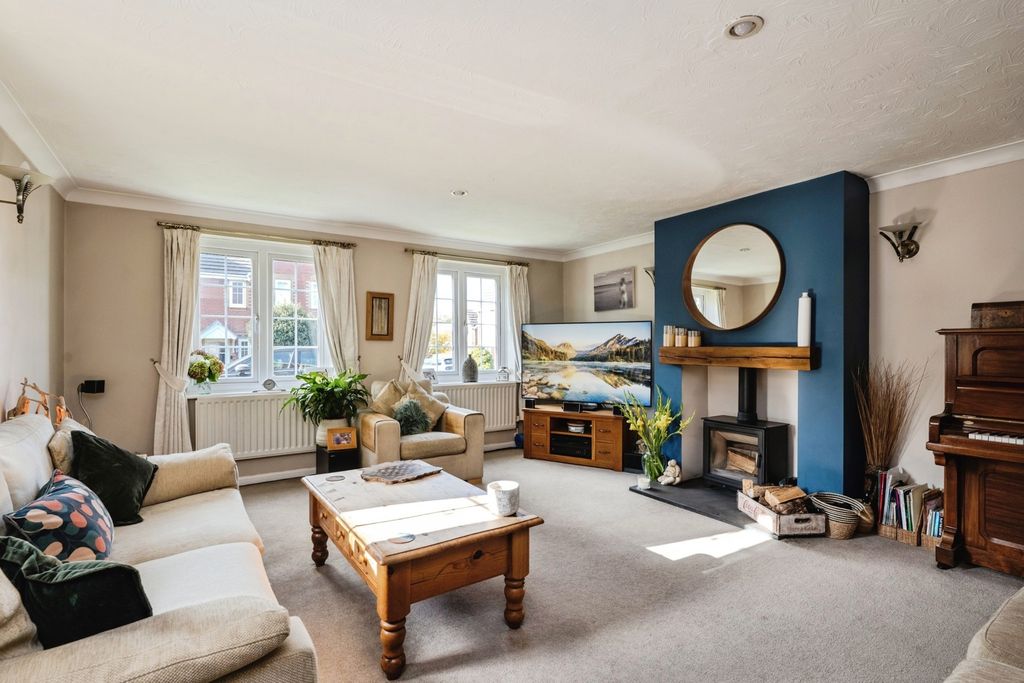 Property photo 2 of 31 Pbox-Img.Jpg