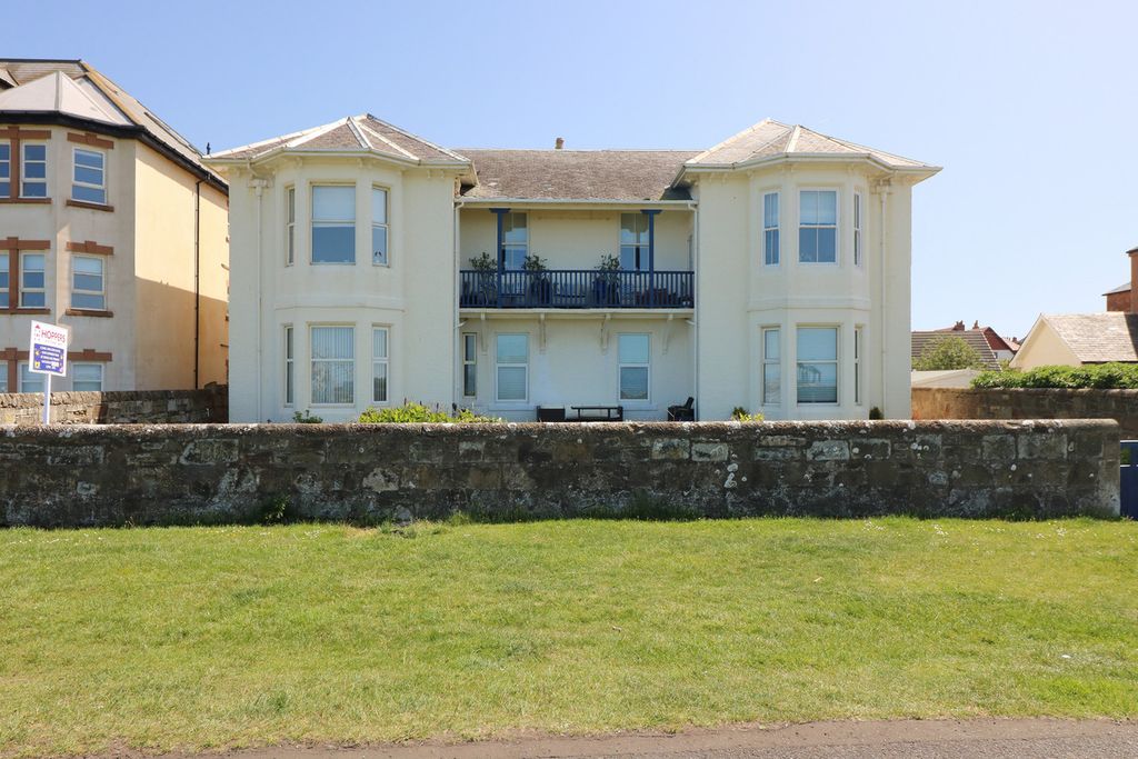 Property photo 2 of 25