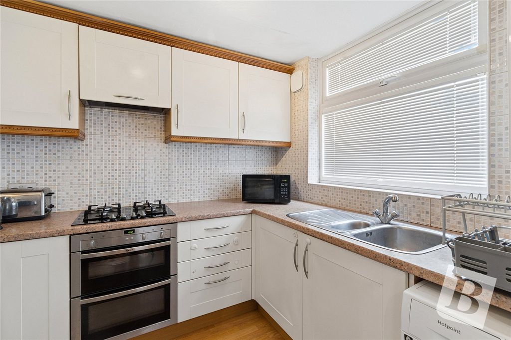 Property photo 2 of 16 Kitchen