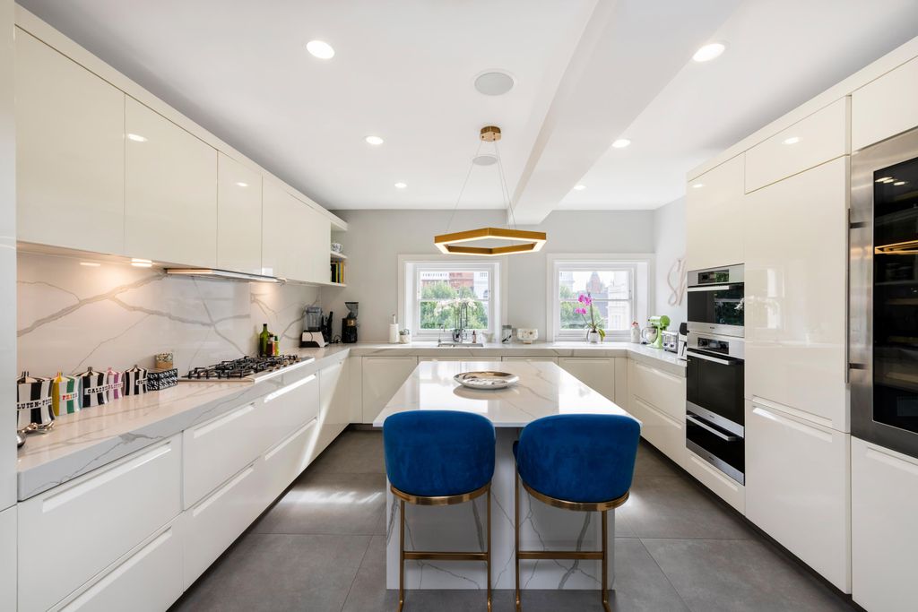 Property photo 2 of 23 Image