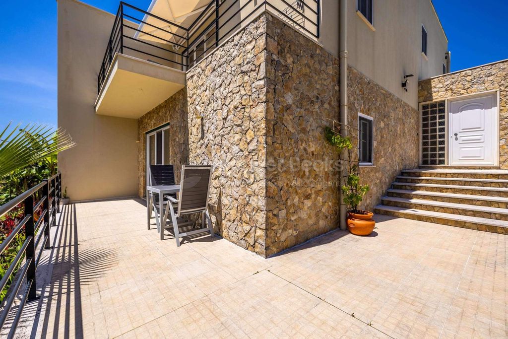 Property photo 3 of 62