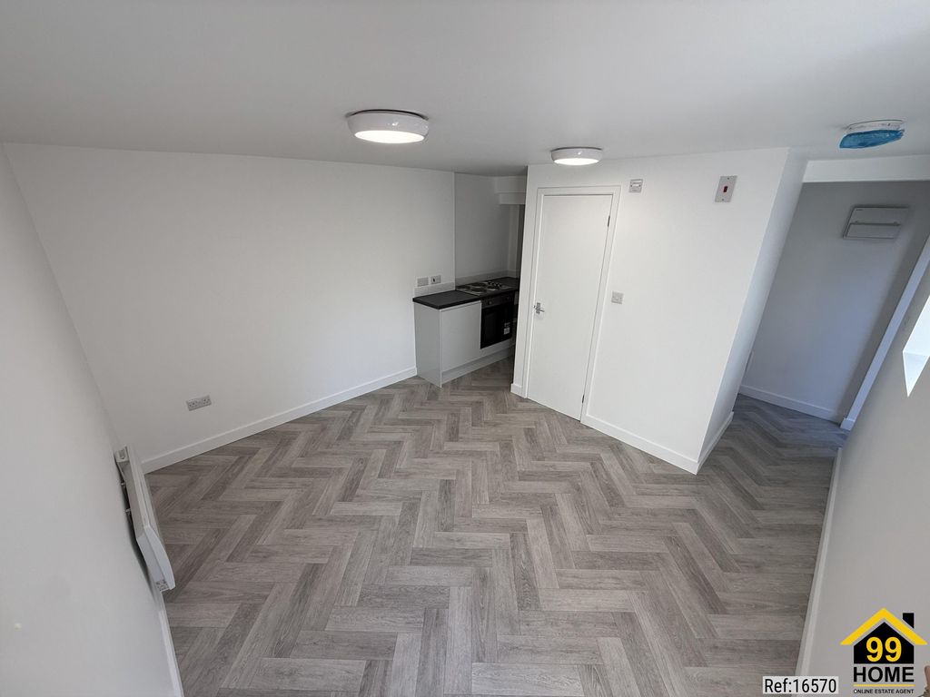 Property photo 3 of 12 Photo 2