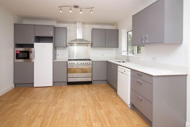 Property photo 2 of 21 Kitchen