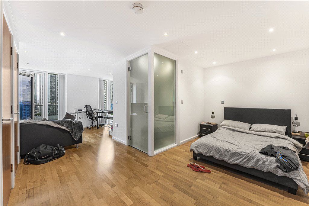 Property photo 1 of 12 Studio