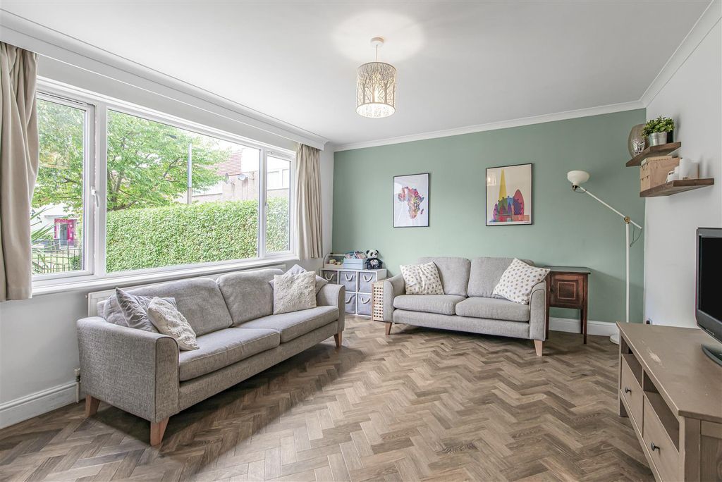 Property photo 2 of 19