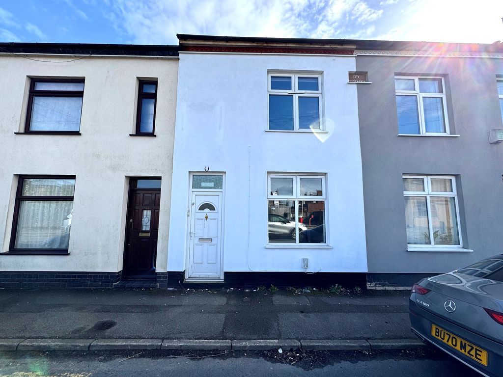 Property photo 1 of 9 Photo 5