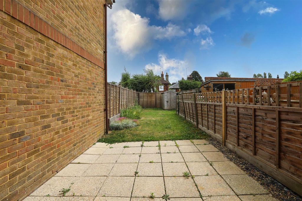 Property photo 3 of 9 1 Garden.Jpg