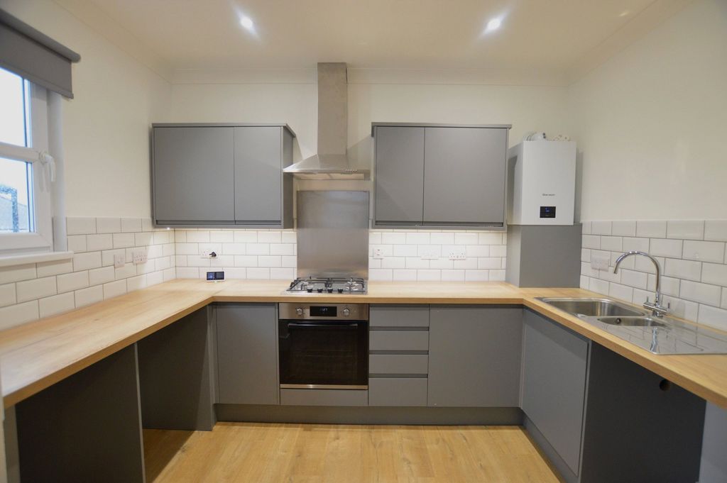 Property photo 2 of 11 Picture No. 26