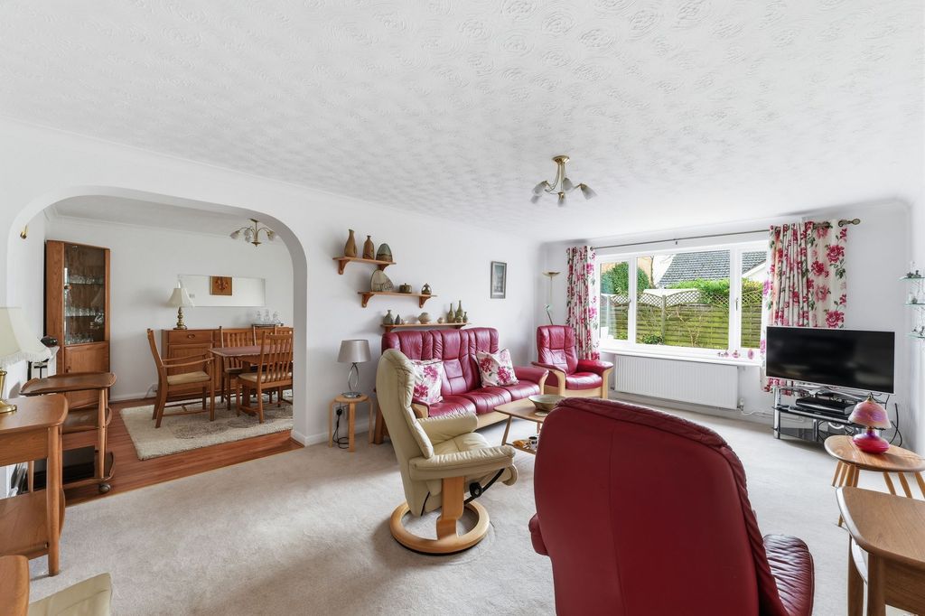 Property photo 2 of 20