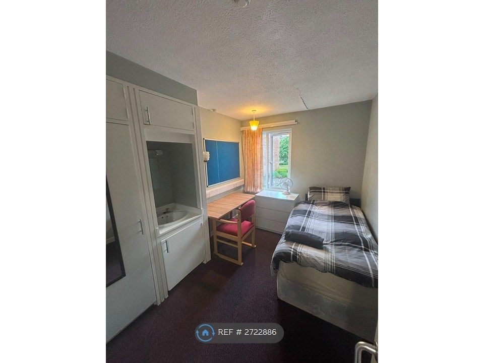 Property photo 1 of 2