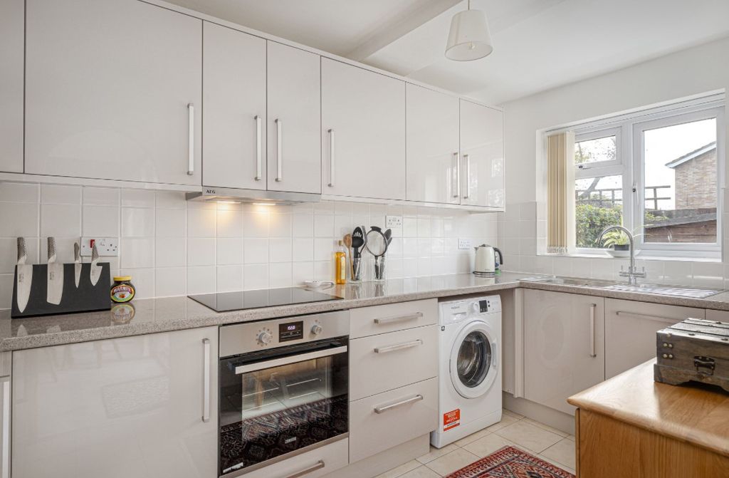 Property photo 1 of 19 Bathroom