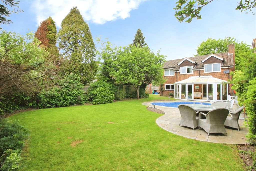 Property photo 2 of 16 Picture No. 13
